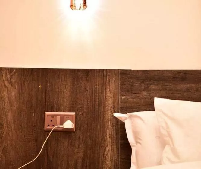 هتل Old Station Lounge Naivasha