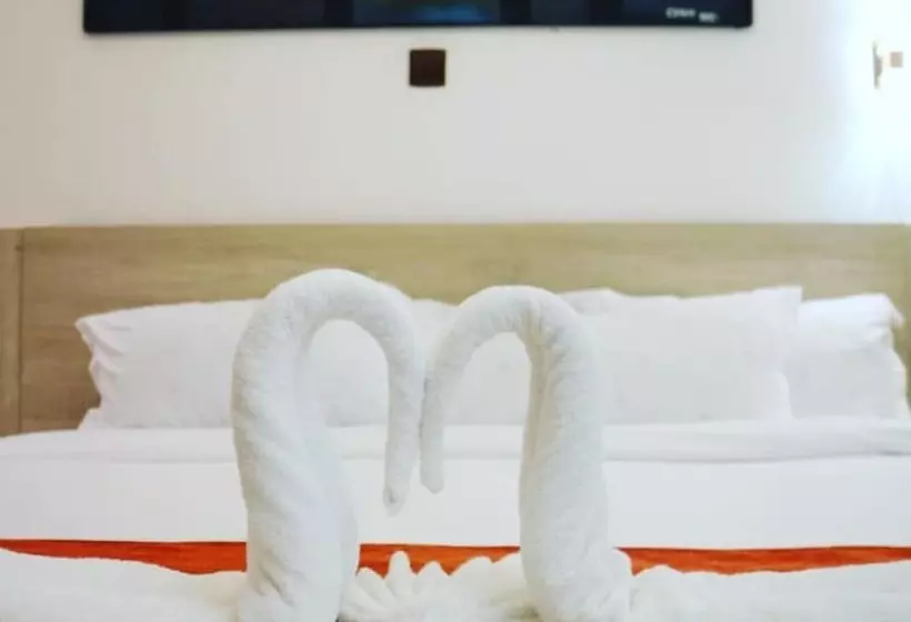 هتل Old Station Lounge Naivasha