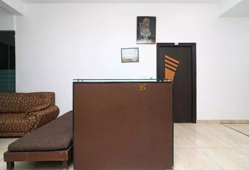 ホテル Oyo 24054 Nihon Rooms