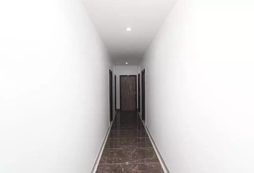 ホテル Oyo 24054 Nihon Rooms