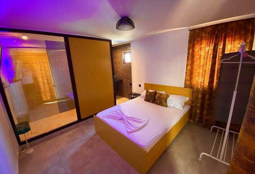 בית מלון כפרי Vila Ii Poieniţa