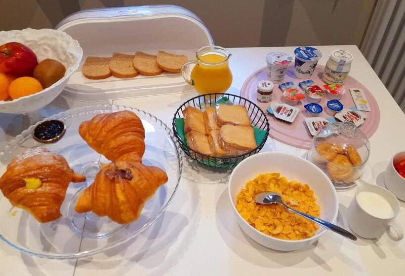 پانسیون Meuble' 21 Di Anna