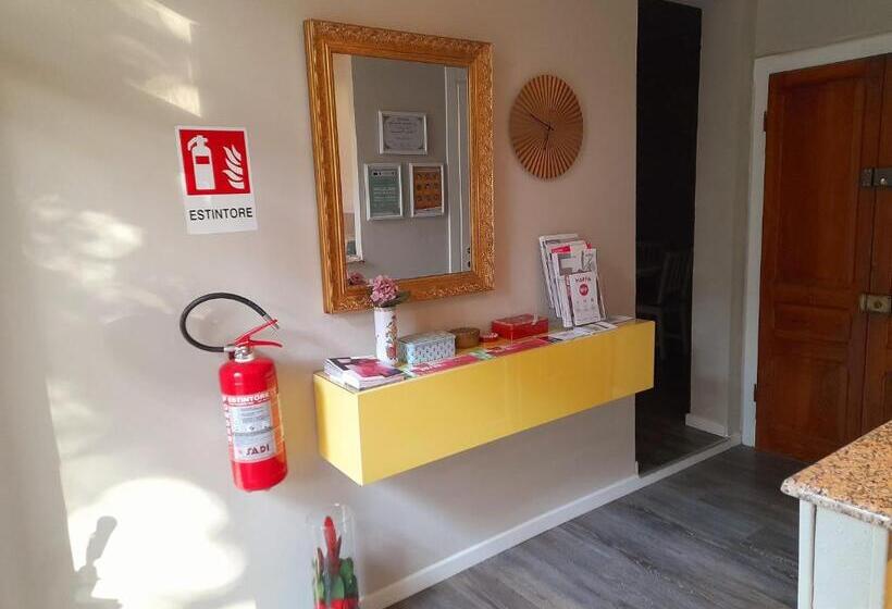 پانسیون Meuble' 21 Di Anna