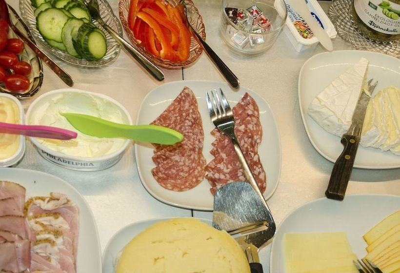 پانسیون Room In Guest Room Hotel Tre Små Rum Double Room With Shared Bathroom