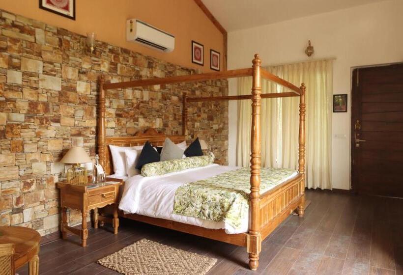 אתר נופש Tree Of Life Vanvilas Riveredge Corbett