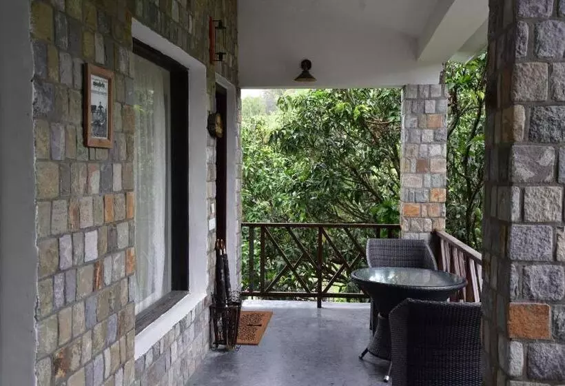 Lomakeskus Tree Of Life Vanvilas Riveredge Corbett