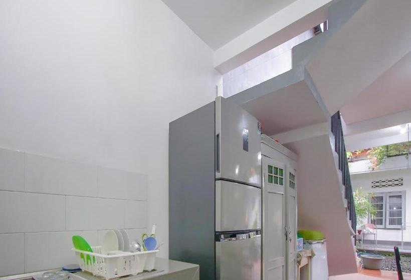 Hôtel Oyo 3371 Omah Saras Family