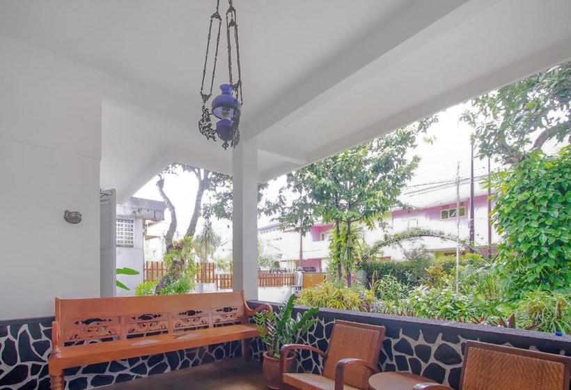 Hôtel Oyo 3371 Omah Saras Family