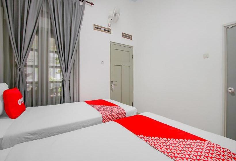 Hôtel Oyo 3371 Omah Saras Family