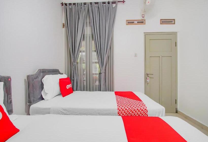 Hôtel Oyo 3371 Omah Saras Family