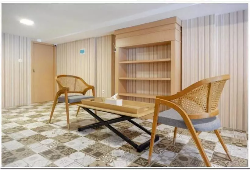 Hotelli Reddoorz Plus @ Madukoro Raya Semarang