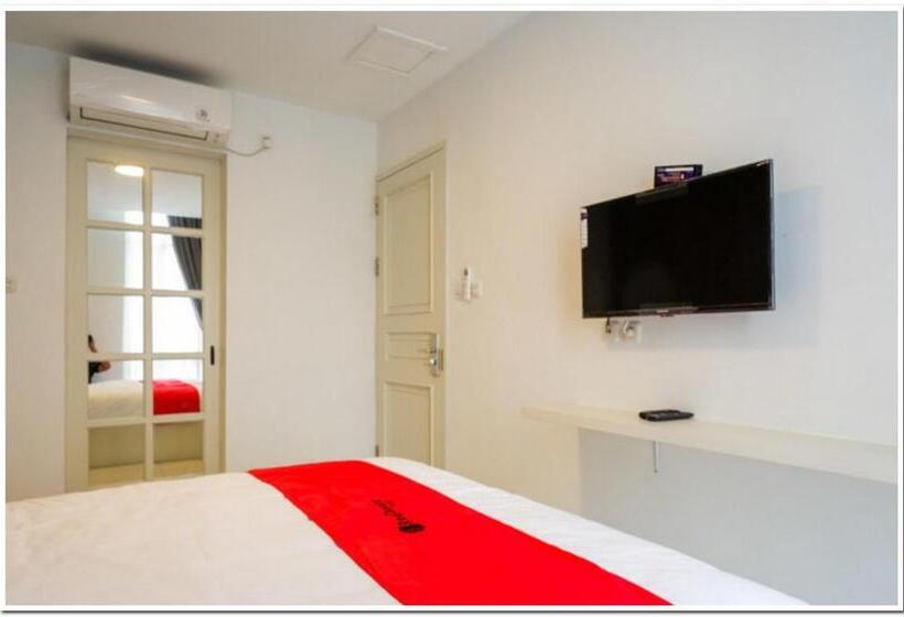 בית מלון כפרי Reddoorz Plus @ Madukoro Raya Semarang