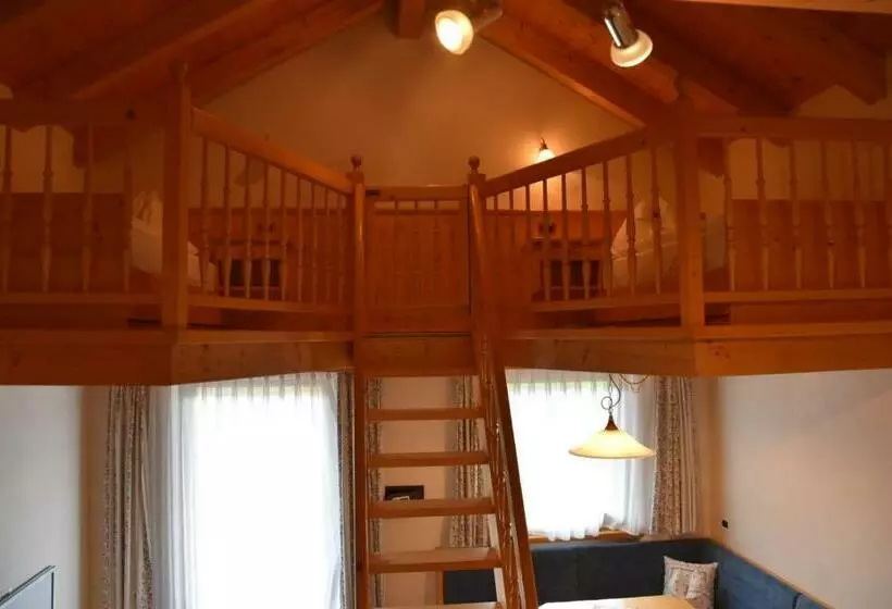 Aamiaismajoitus (B&B) Garni Haus Tyrol