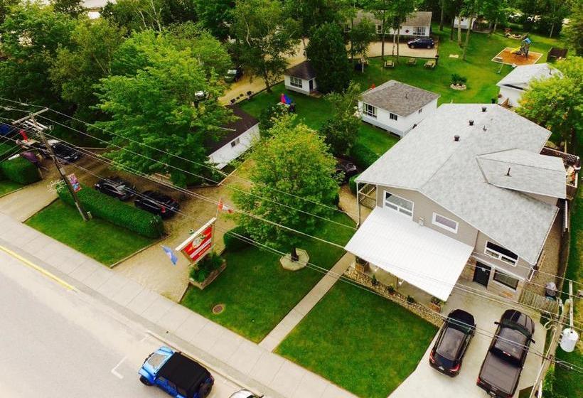 Bel Air Cottages And Motel