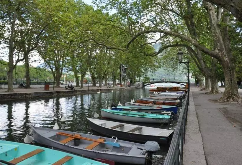 Отель Beaujour & Bonsoir Brasserie