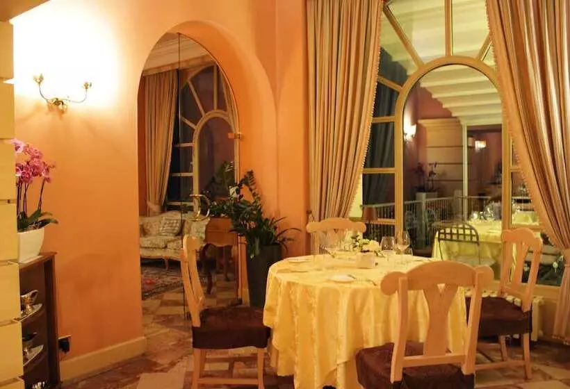 Hotelli Colonne