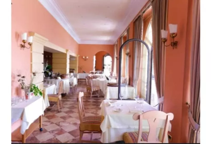 Hotelli Colonne
