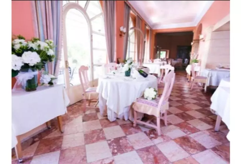 Hotelli Colonne
