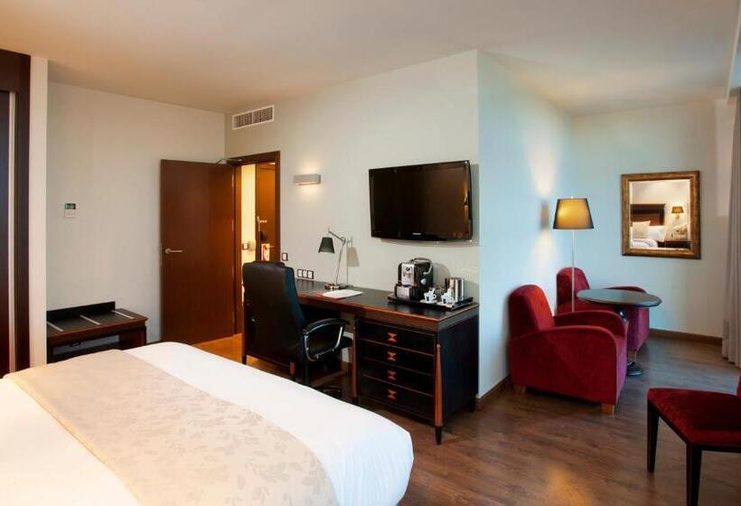 هتل Crowne Plaza Madrid Airport