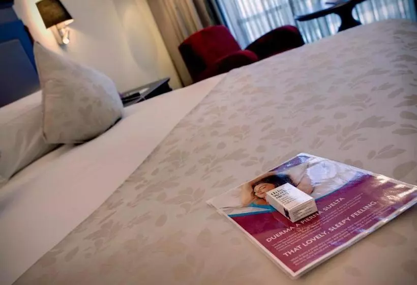 هتل Crowne Plaza Madrid Airport