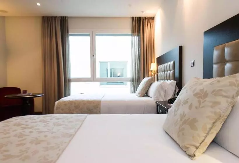 هتل Crowne Plaza Madrid Airport