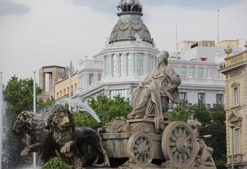 هتل Crowne Plaza Madrid Airport