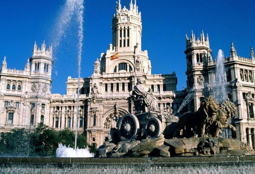 هتل Crowne Plaza Madrid Airport