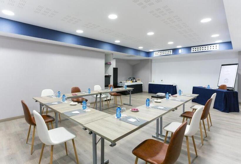 هتل Crowne Plaza Madrid Airport