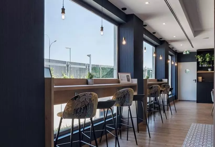 هتل Crowne Plaza Madrid Airport