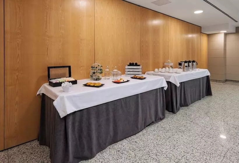 هتل Crowne Plaza Madrid Airport