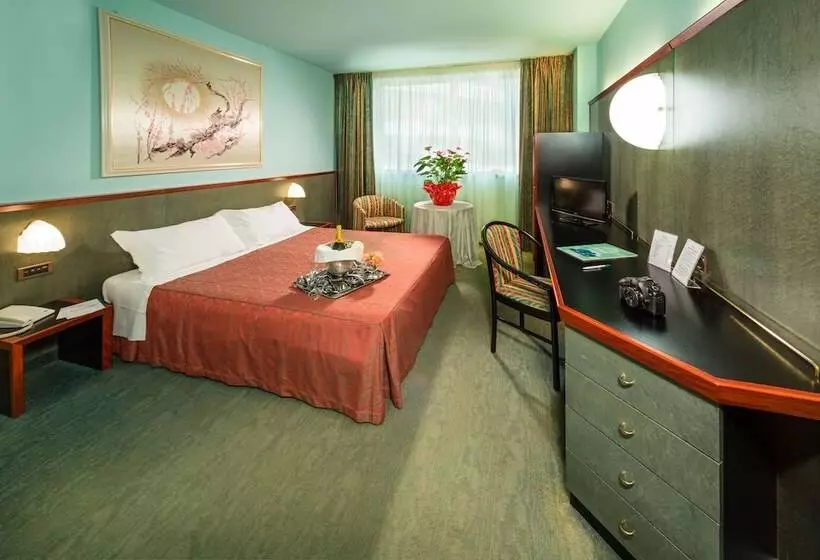 Отель & Loisir Le Ruote