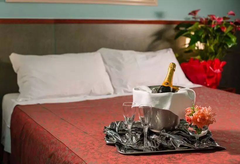 Отель & Loisir Le Ruote