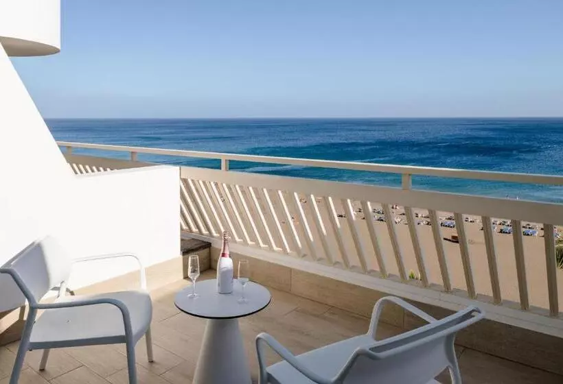 Отель Plus Fariones Suite