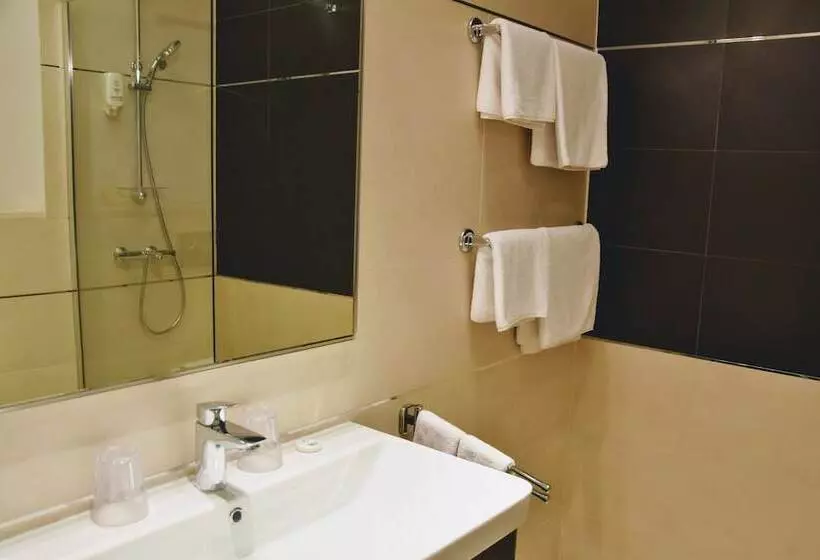 Celenga Apartments With Free Offsite Parking