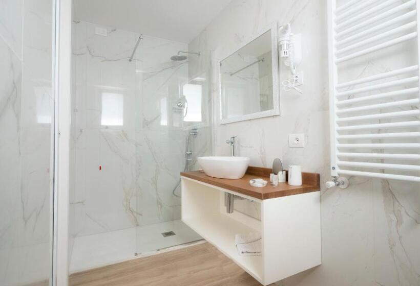 فندق Continental