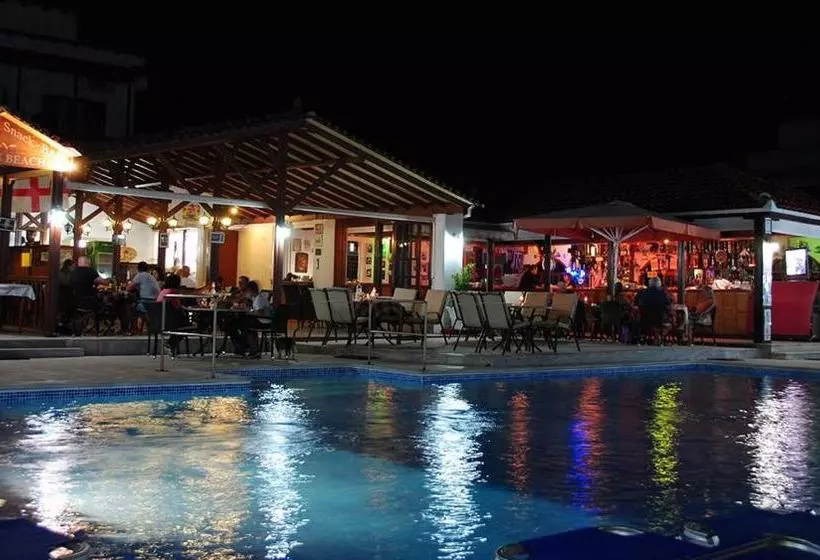 ホテル Golden Beach