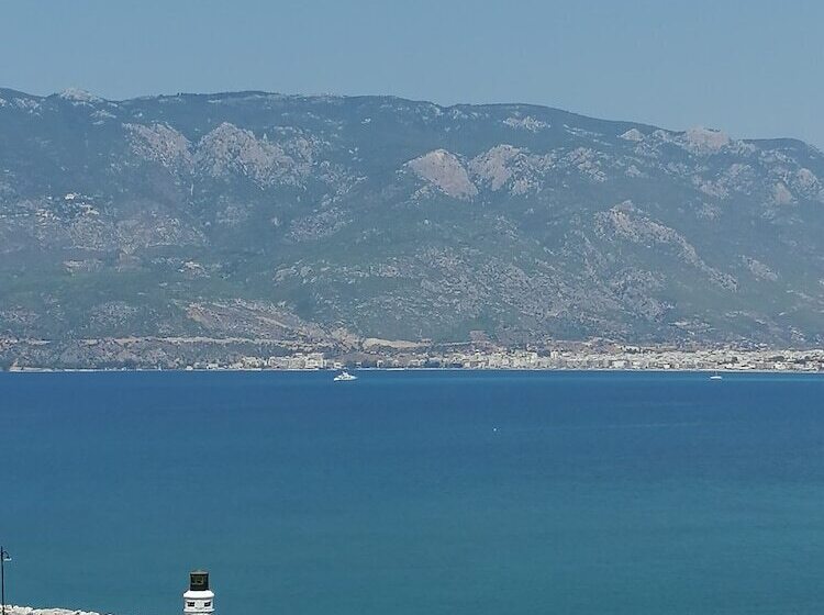 فندق Korinthos
