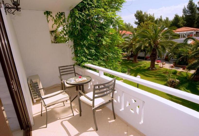 בית מלון כפרי Porfi Beach