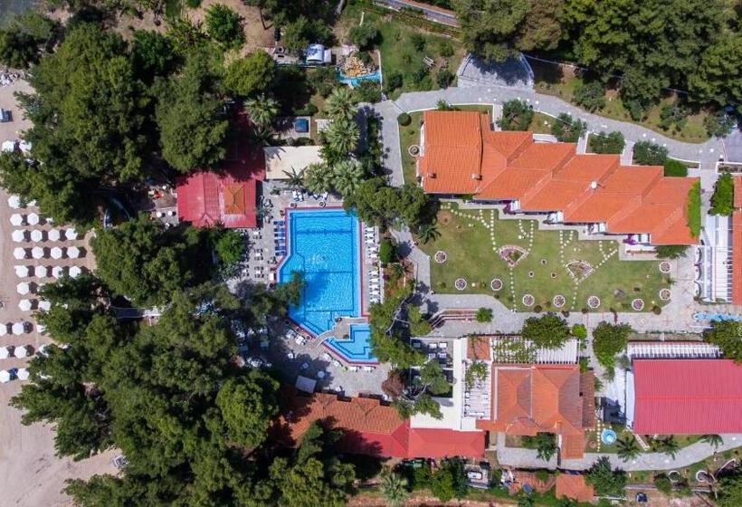 בית מלון כפרי Porfi Beach