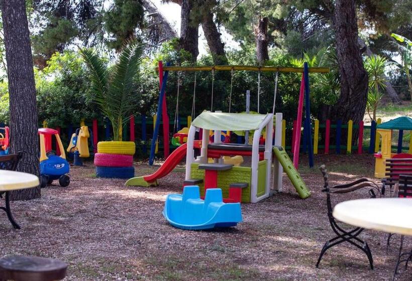 בית מלון כפרי Porfi Beach