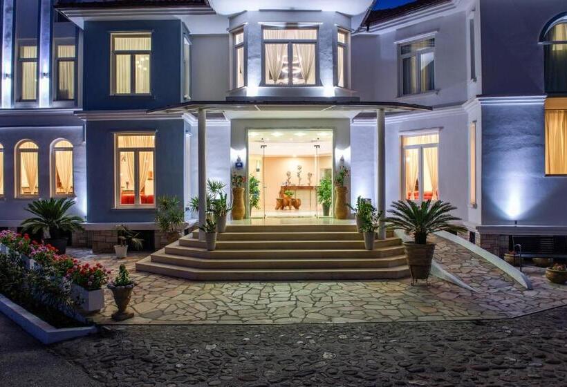 בית מלון כפרי Porfi Beach