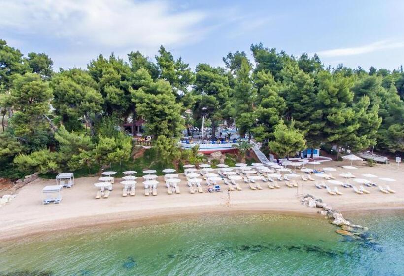 בית מלון כפרי Porfi Beach