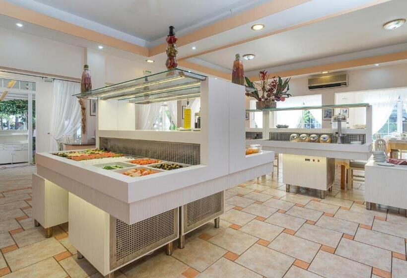 בית מלון כפרי Porfi Beach