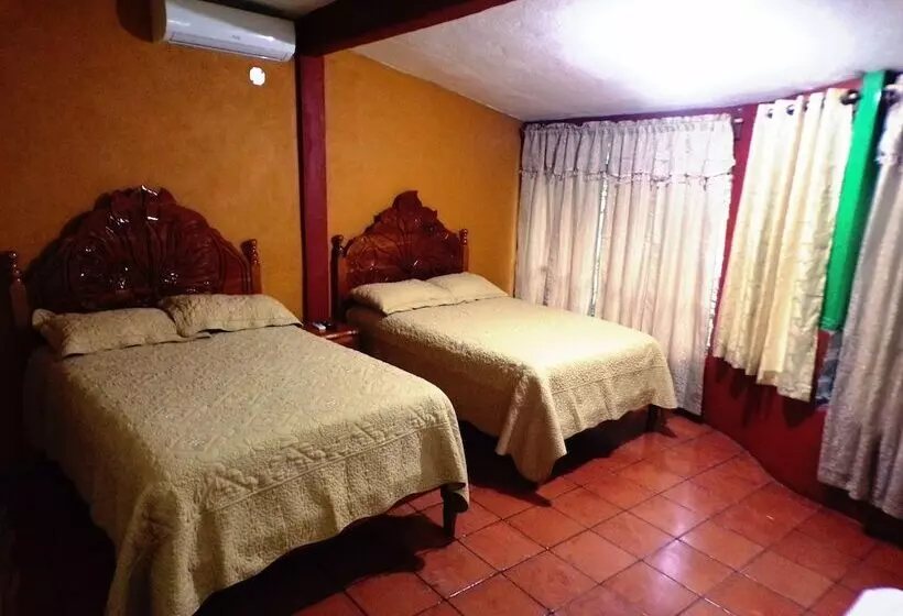 簡易ホテル Posada Inkali Xilitla