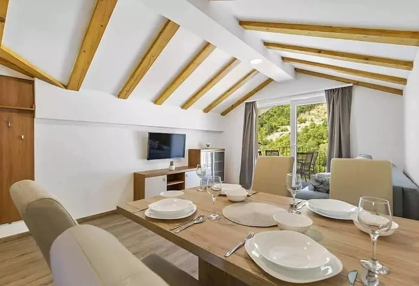 پانسیون Pansion Villa Betina