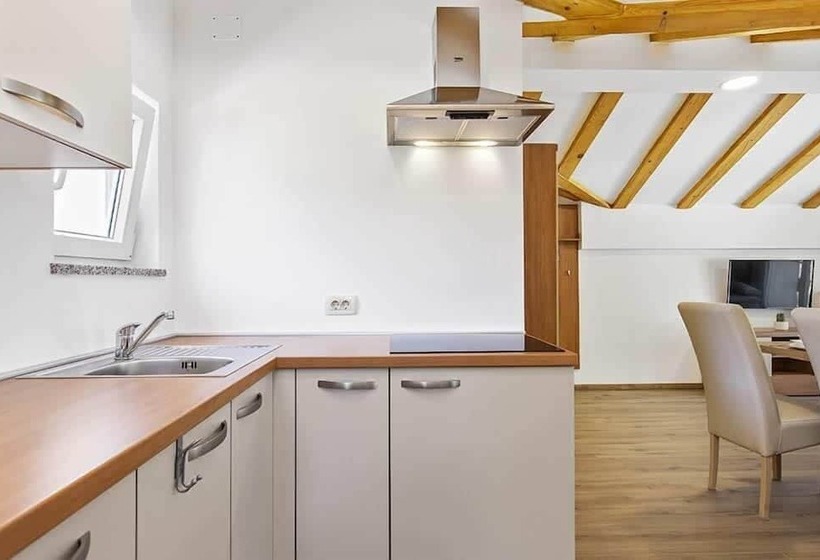 پانسیون Pansion Villa Betina