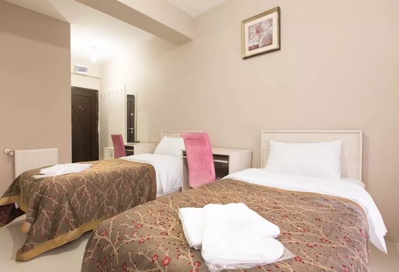 هتل Evren Konukevi