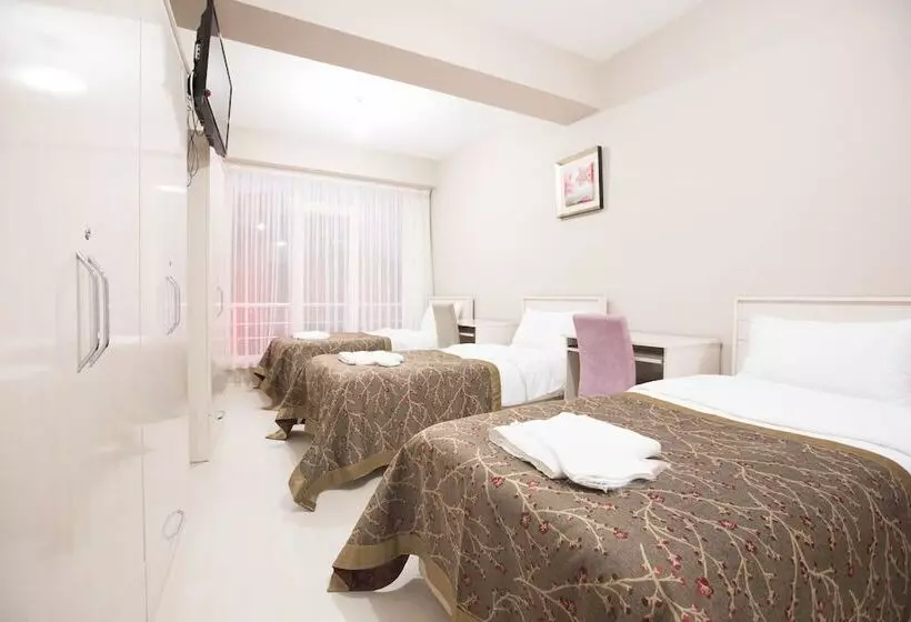 هتل Evren Konukevi