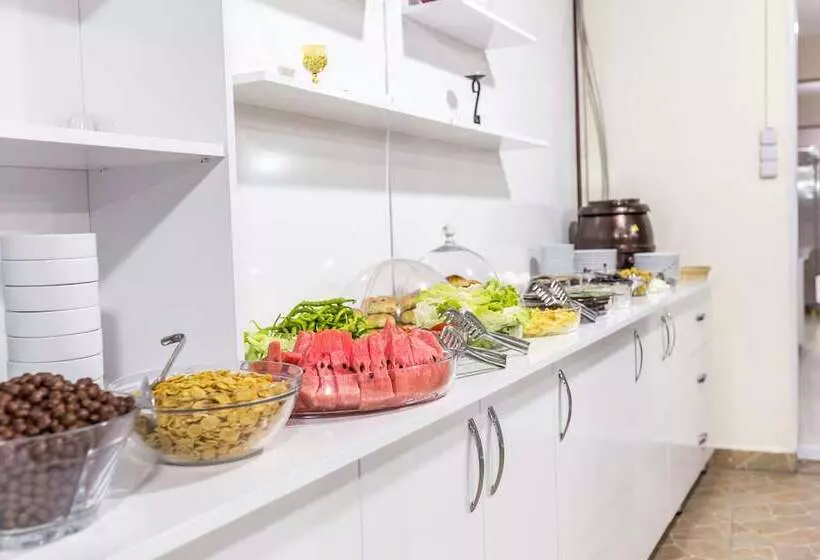 هتل Evren Konukevi