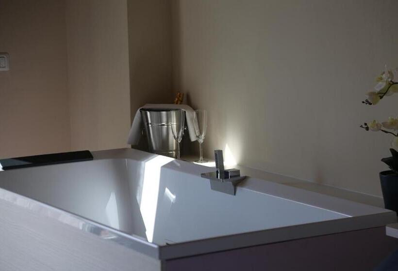 민박 Blumarine Suite